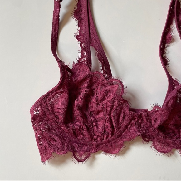 Victoria’s Secret Lace Bra - Picture 3 of 4